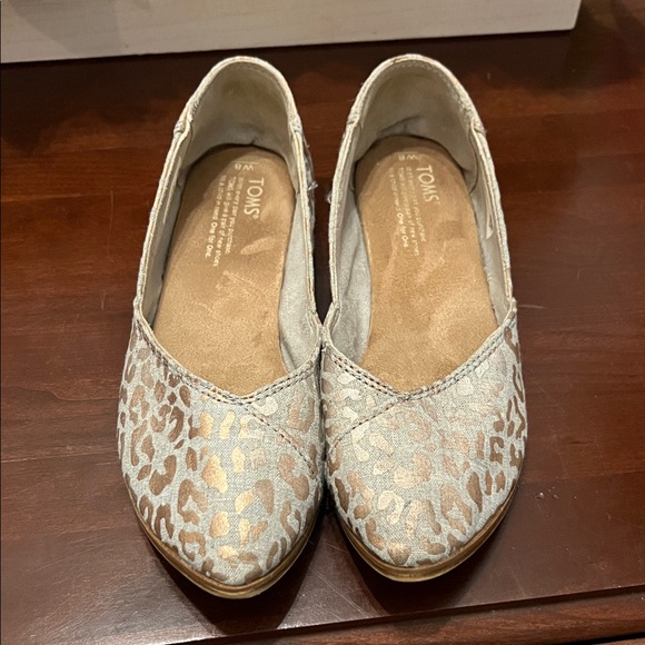 Toms Shoes - TOMS Women's Metallic Leopard Flats - Gold and Cream worn once